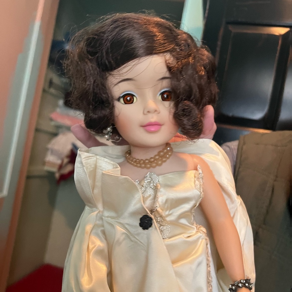 Madame Alexander Doll W:Cream Coat and Green Scarf you can offer for one or both - Picture 11 of 16